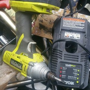 Impact ryobi 18v. Impact drill.battery and charger